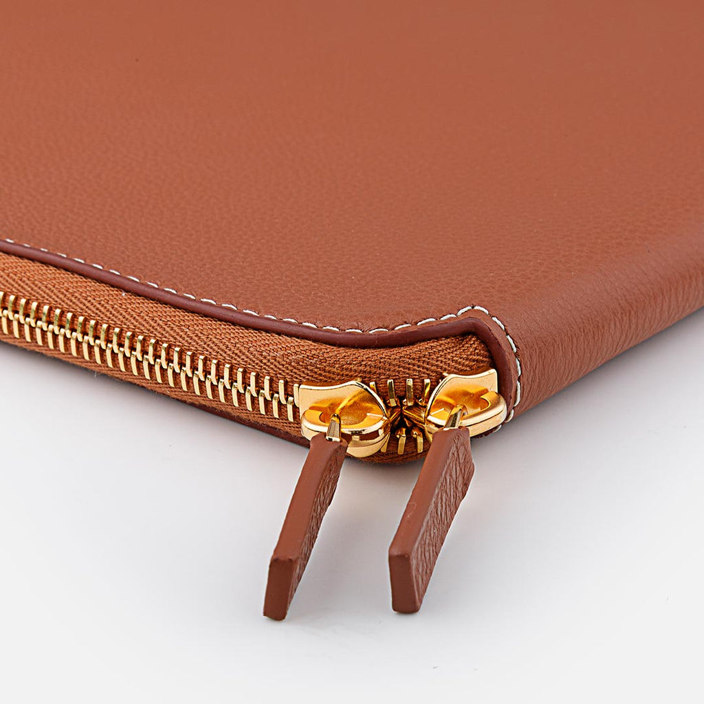 housse ordi en cuir avec fermeture marron